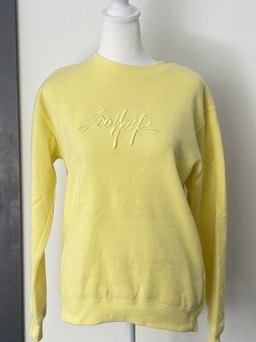 Zoo York Pale Yellow Crewneck Sweatshirt with Script Logo